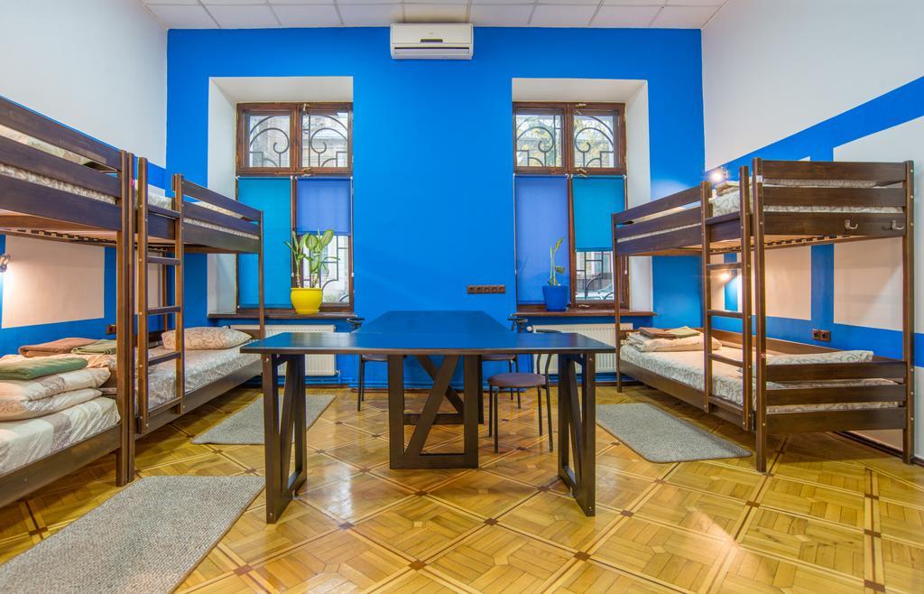 Hostel Berloga Odessa Exterior foto
