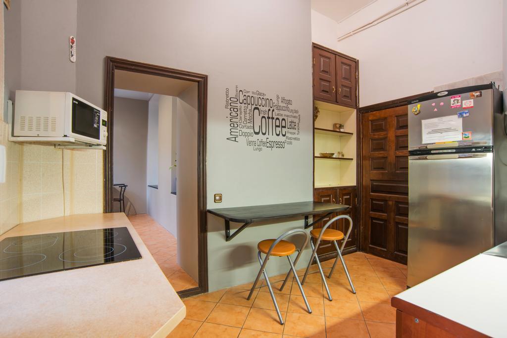 Hostel Berloga Odessa Exterior foto