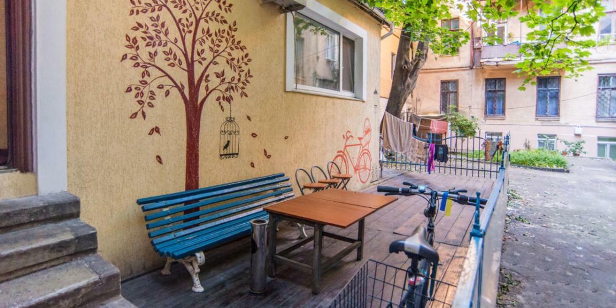 Hostel Berloga Odessa Exterior foto